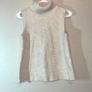 Short sleeve turtleneck sweater